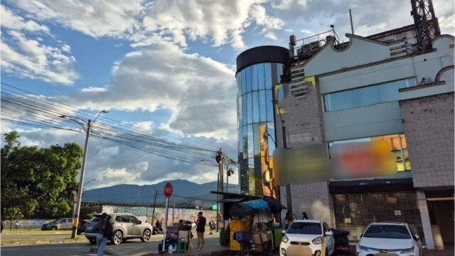 197506120260110110545