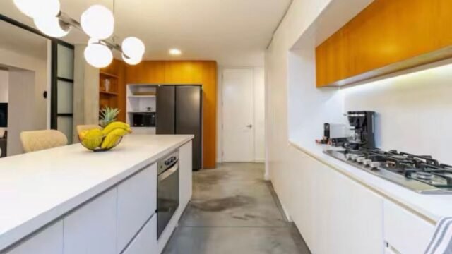 1975061020251230093447 1