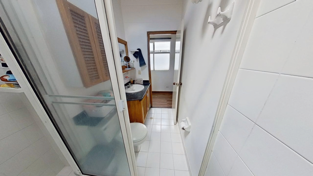 197506120251215041930