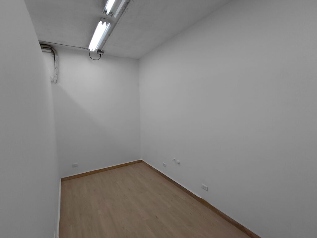 197506120251217113752