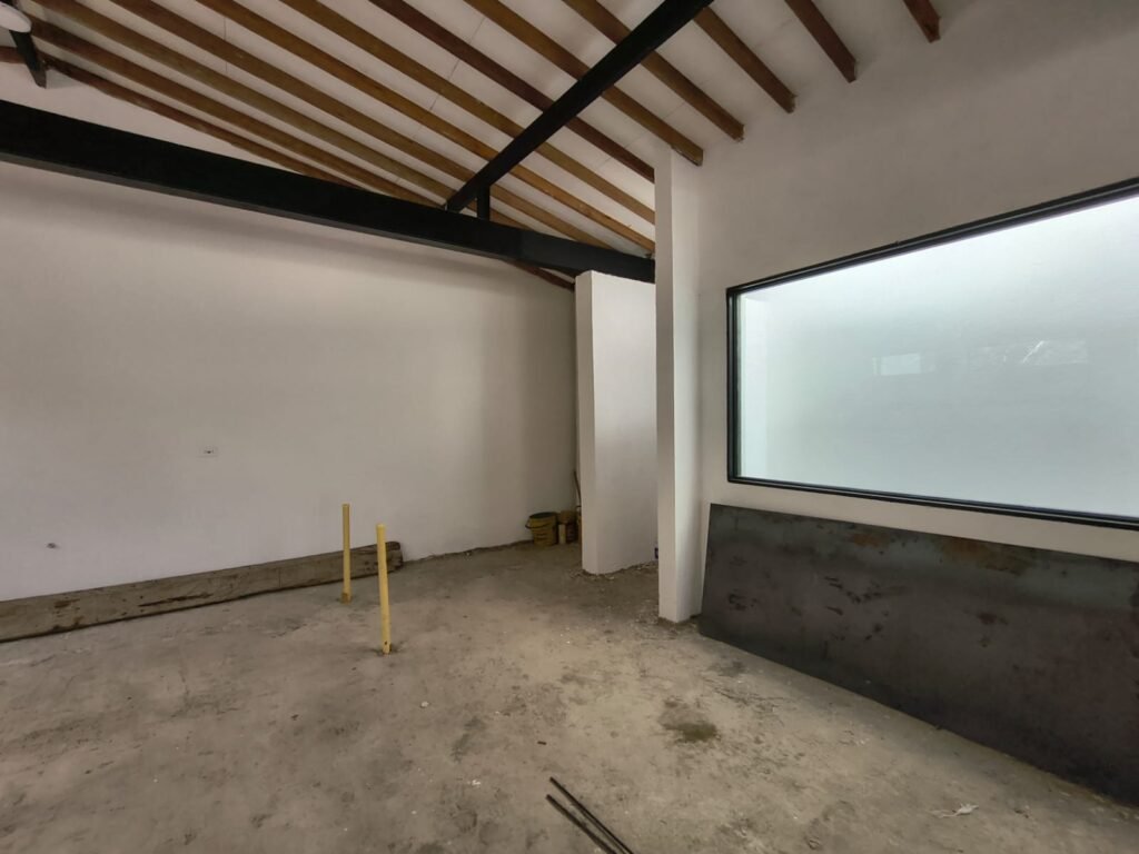 197506120251218112027