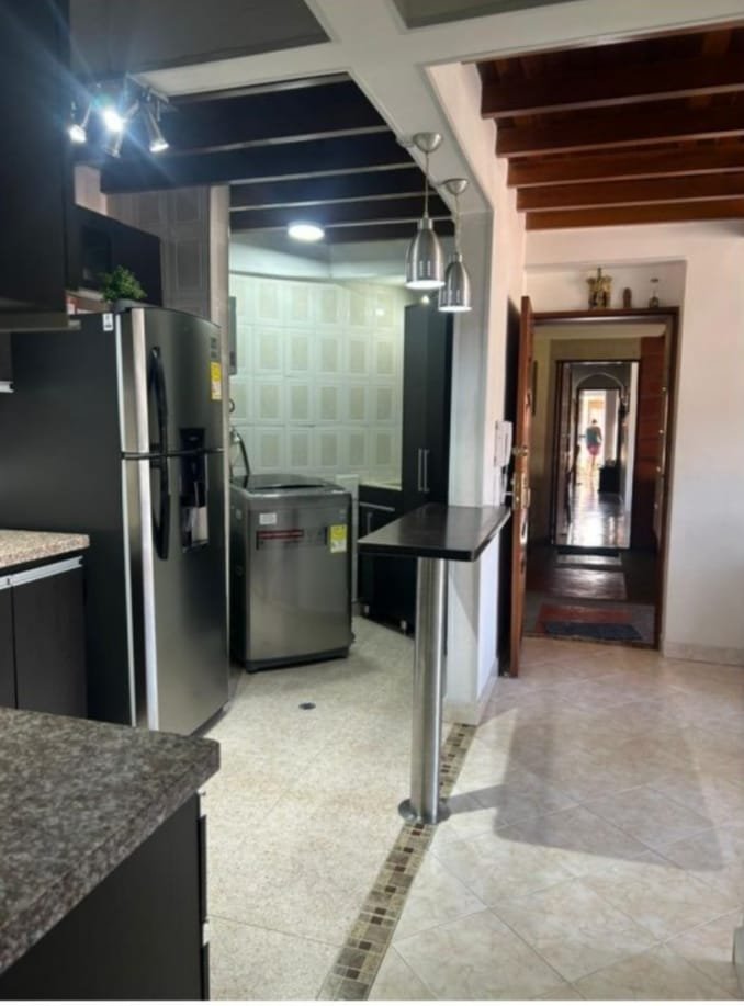 197506120260114023302