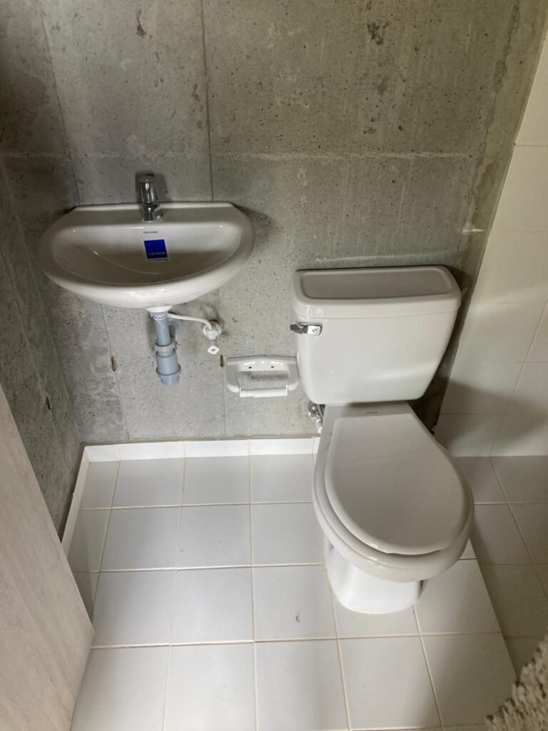 197506120260129100931