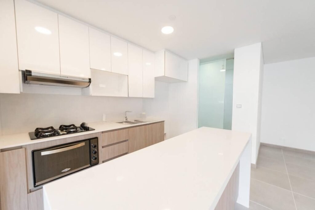 197506120260216111322