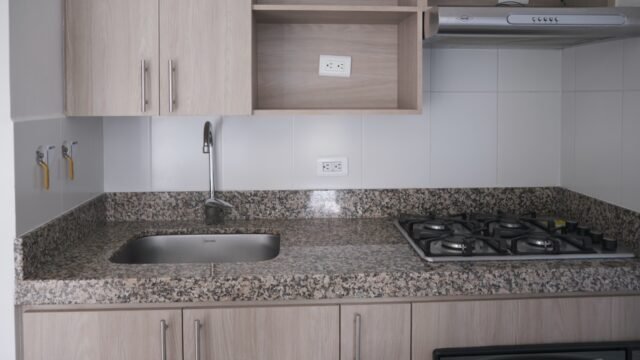 197506120260219040432