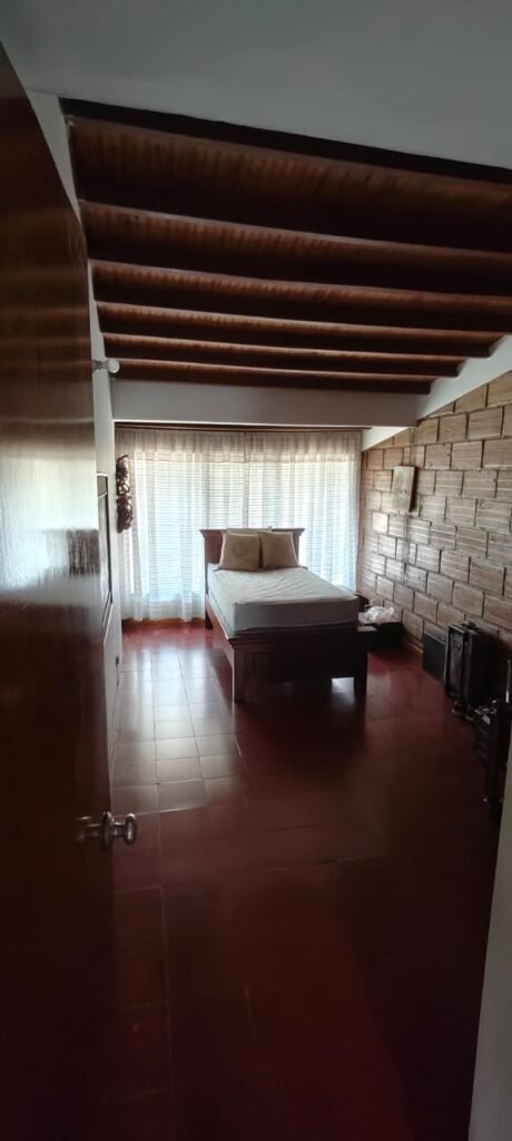 1975061520260217024004