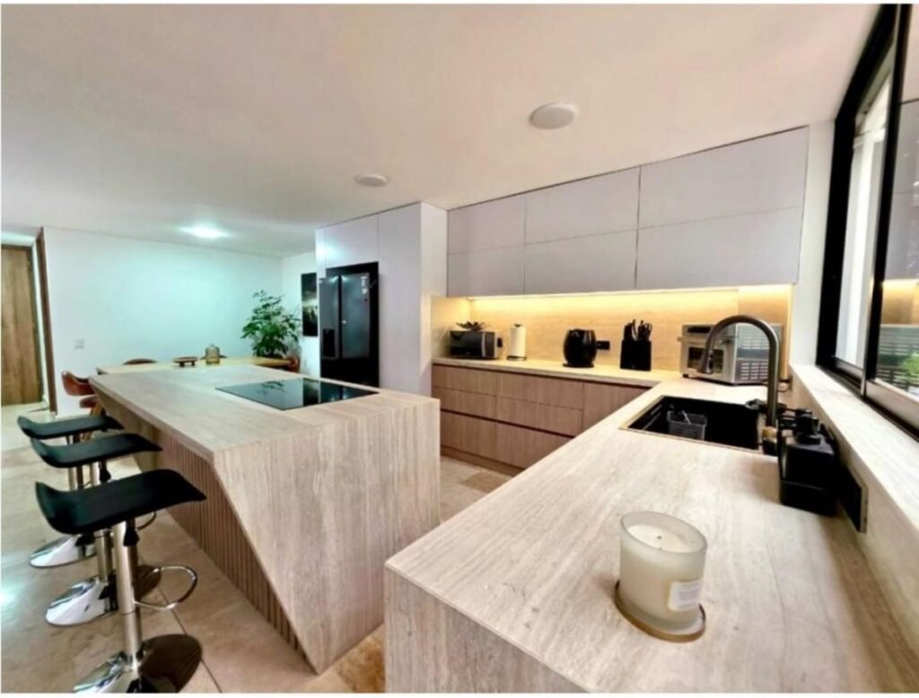 1975061520260219031936