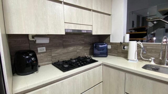 197506220251212095036