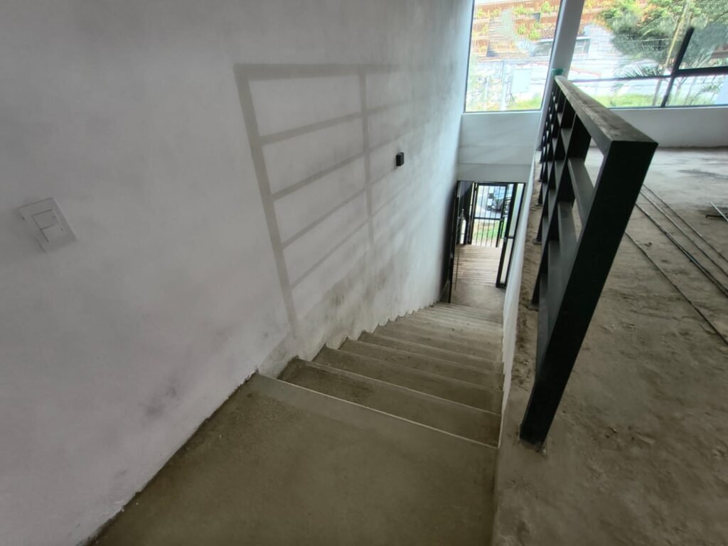 197506220251218112027