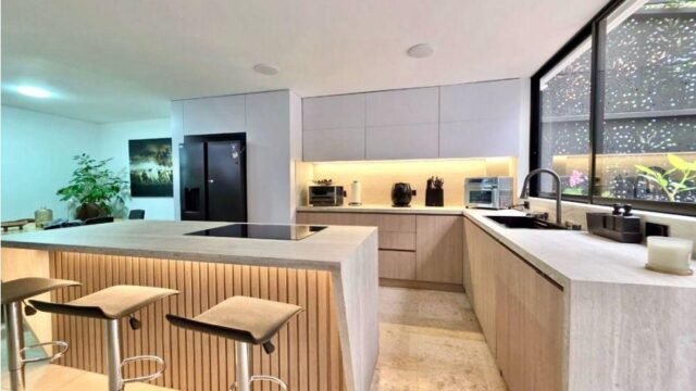 197506220260219031929