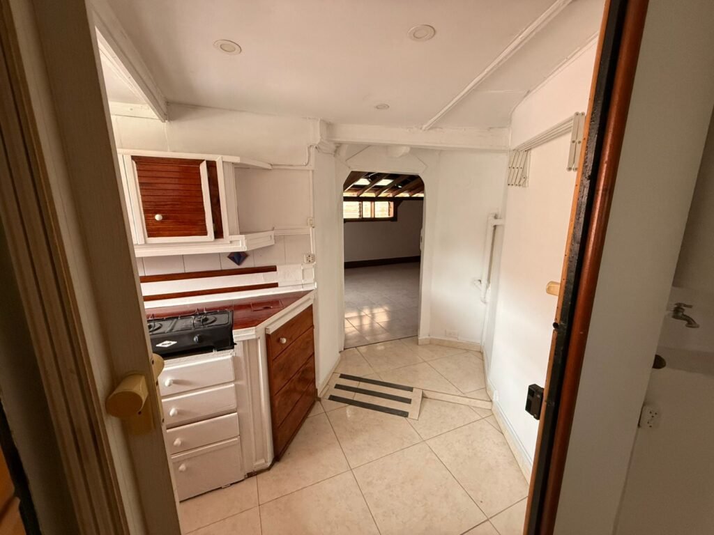 197506220260224123048