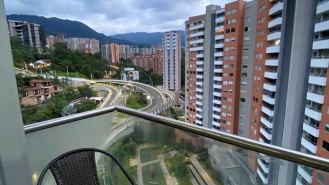 1975062920251212095045