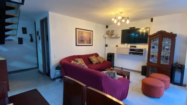 1975064720251212095051