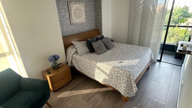 197506520251212103823