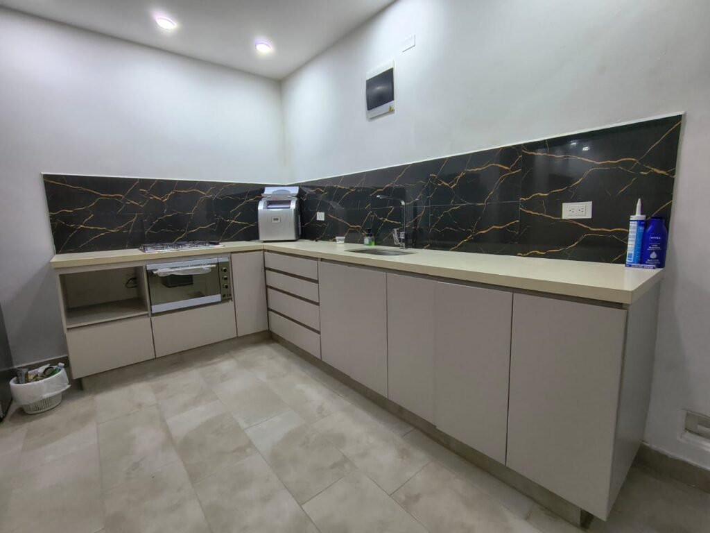 197506520251218031827