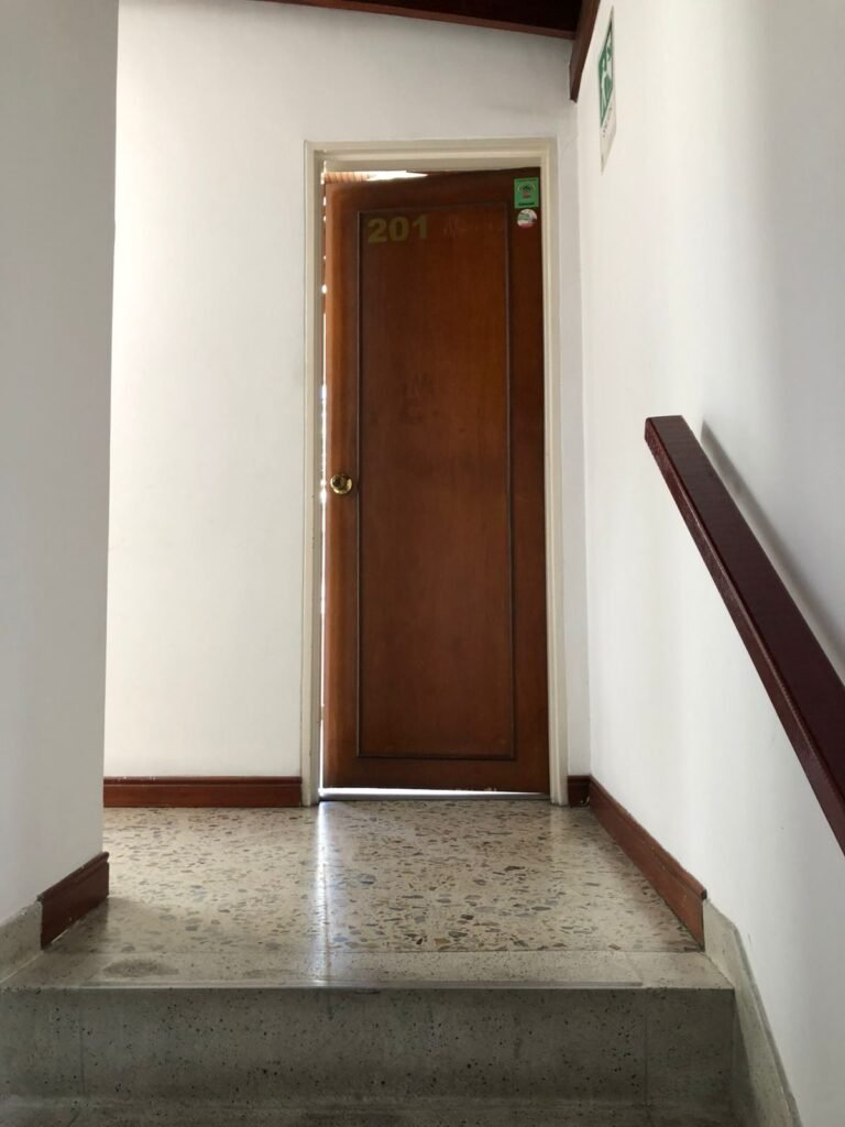 197506520251218122021