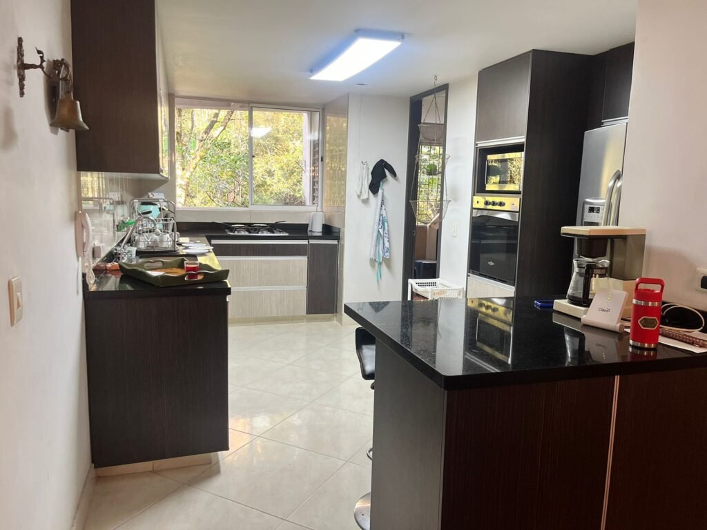 197506720251210110502