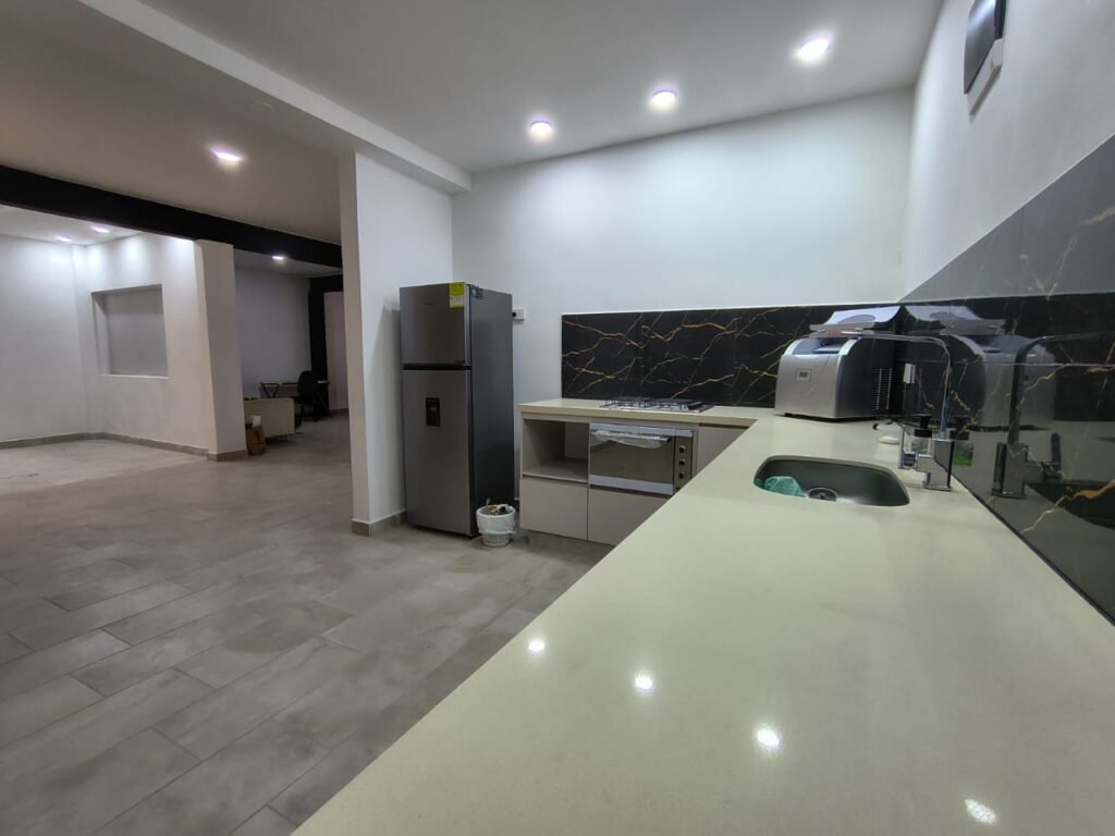 197506720251218031853