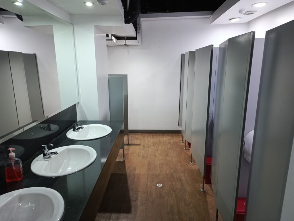 197506720251218104435