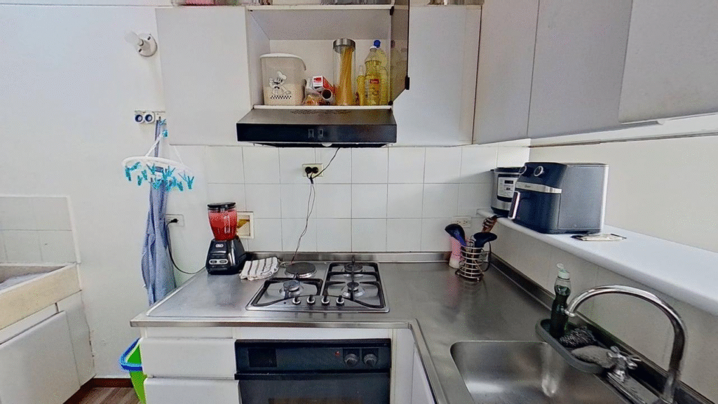 197506820251215041933