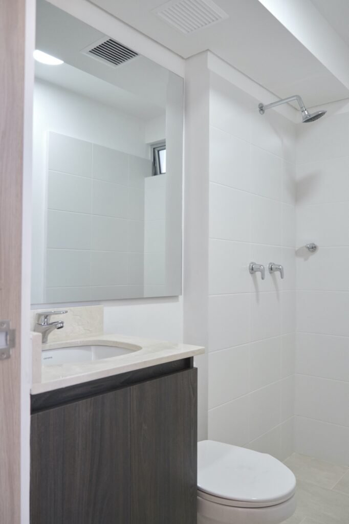 197506820260219040201