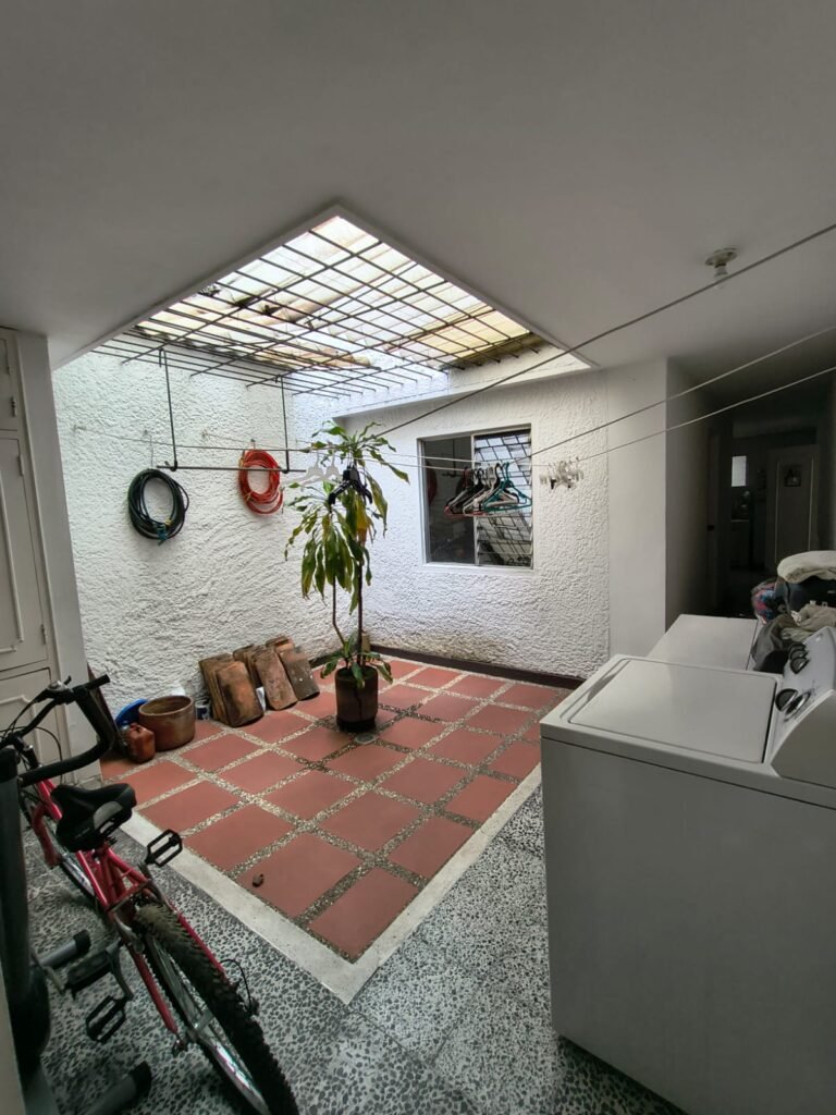 197506920260202095042