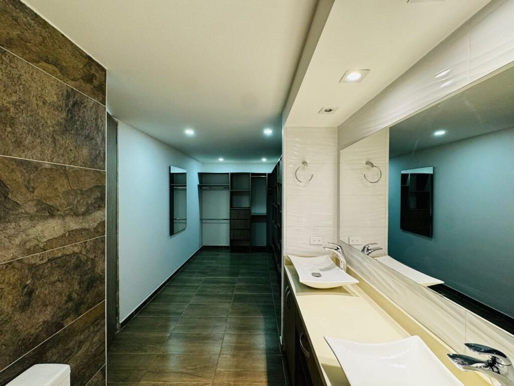 1975061120260318025426