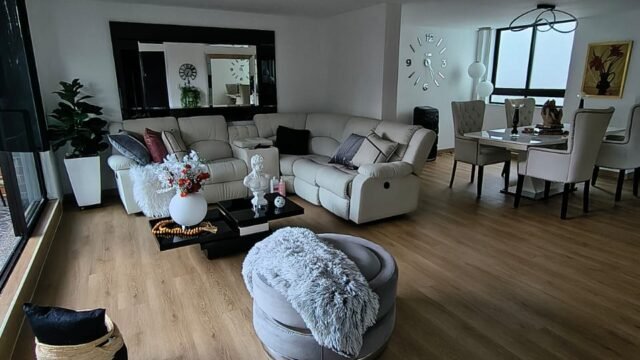 197506120260304120837