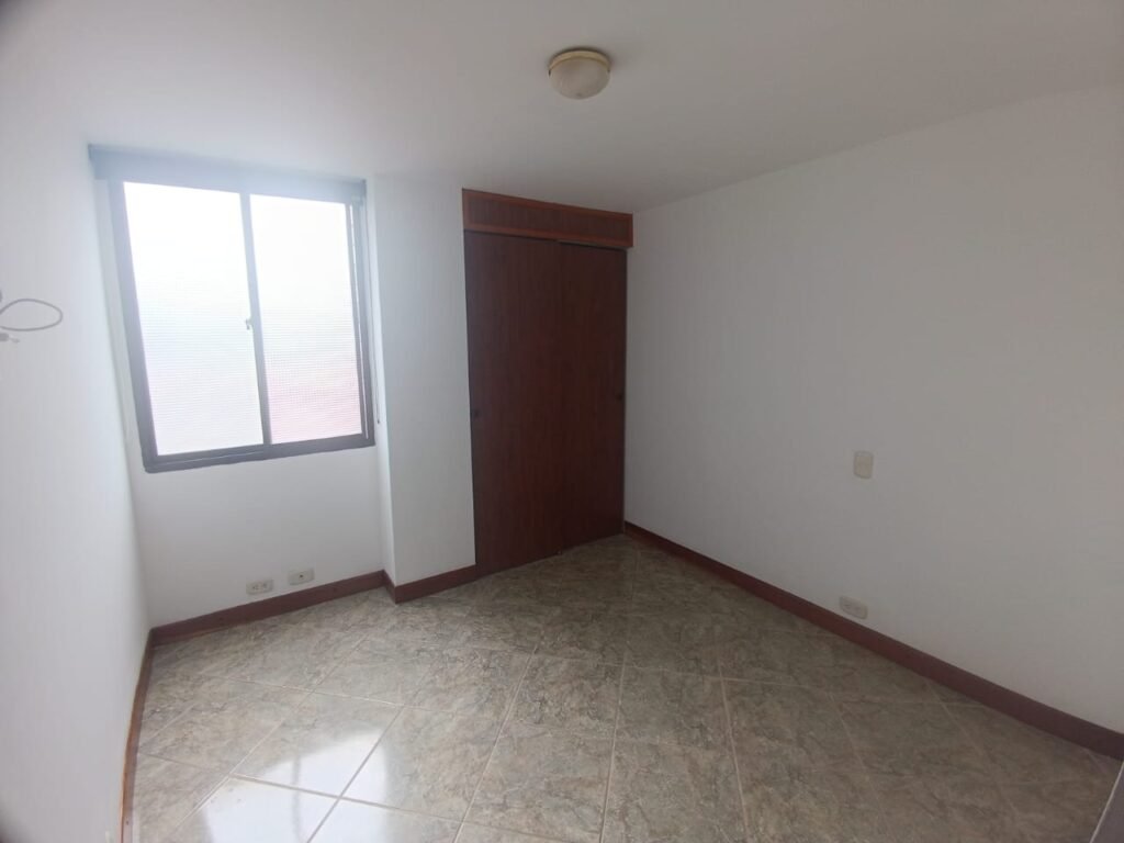 197506120260305044405