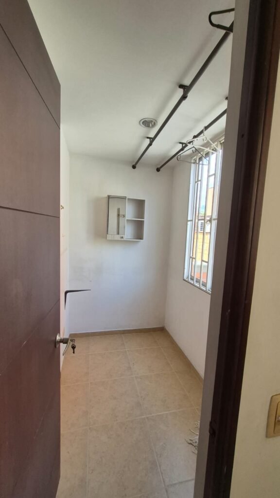 197506120260306033322