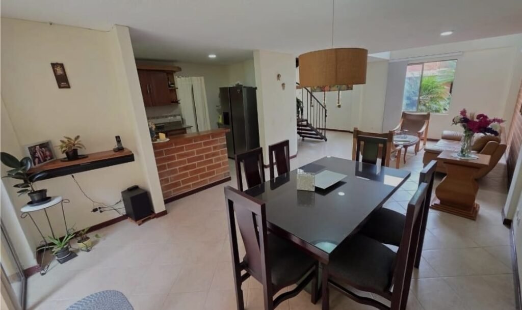 197506120260310121850