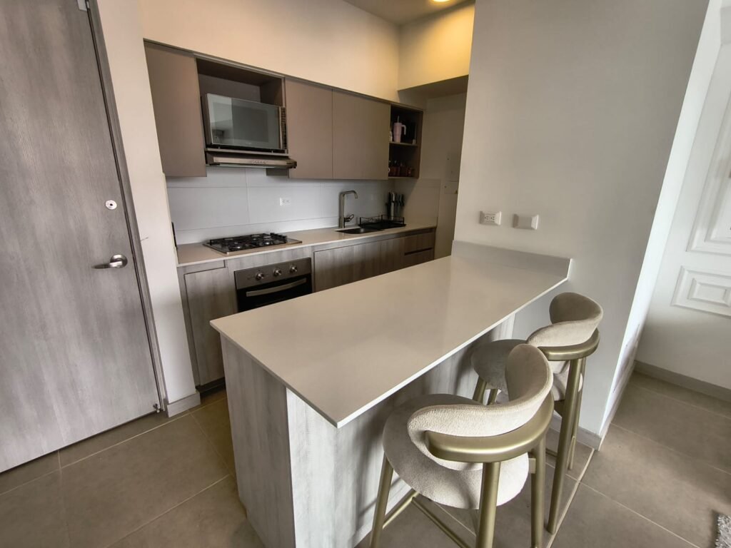 197506120260312012207