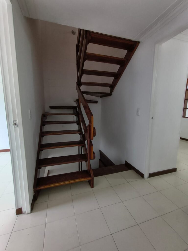 197506120260325105638