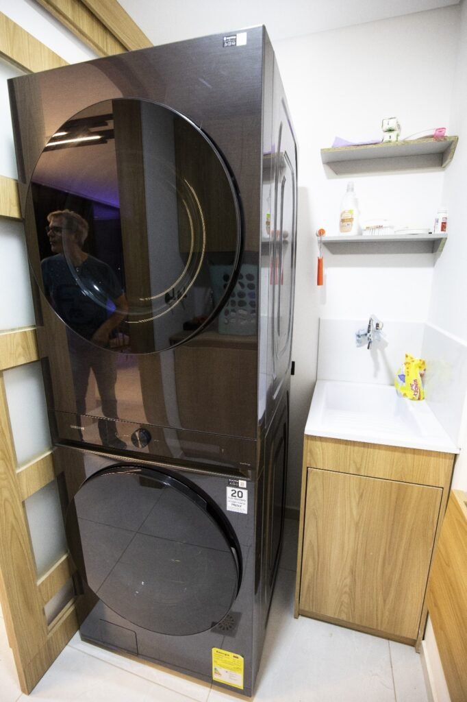 197506120260326030949