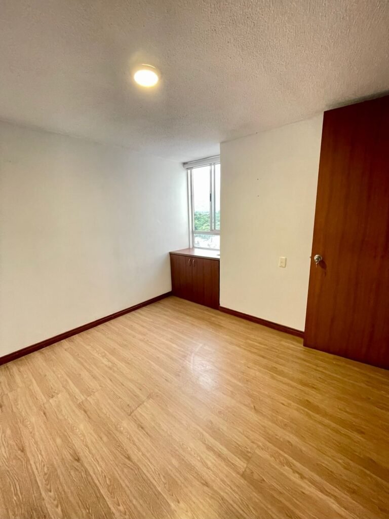 197506120260326112742