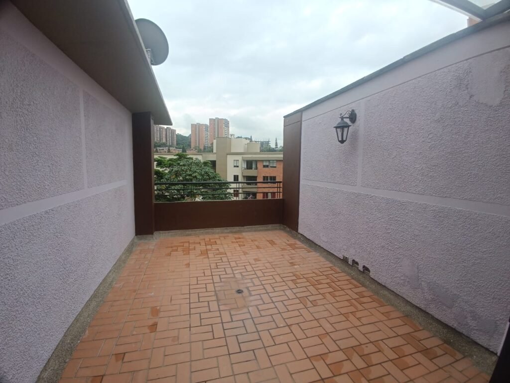 1975061520260305044414