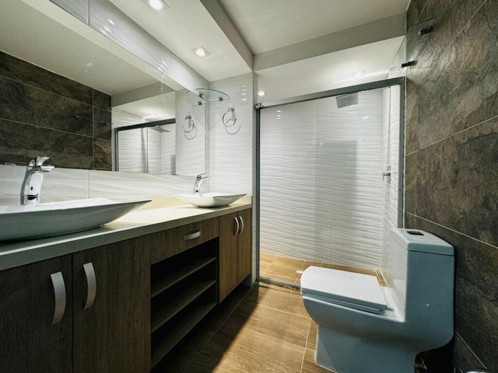 1975061520260318025435