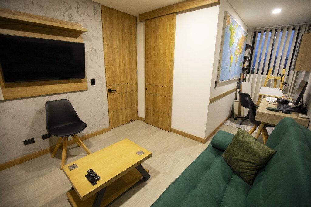 1975061520260326031001