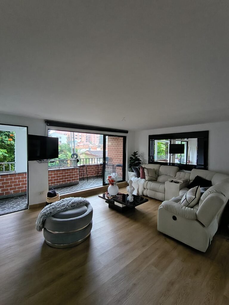 197506220260304120837