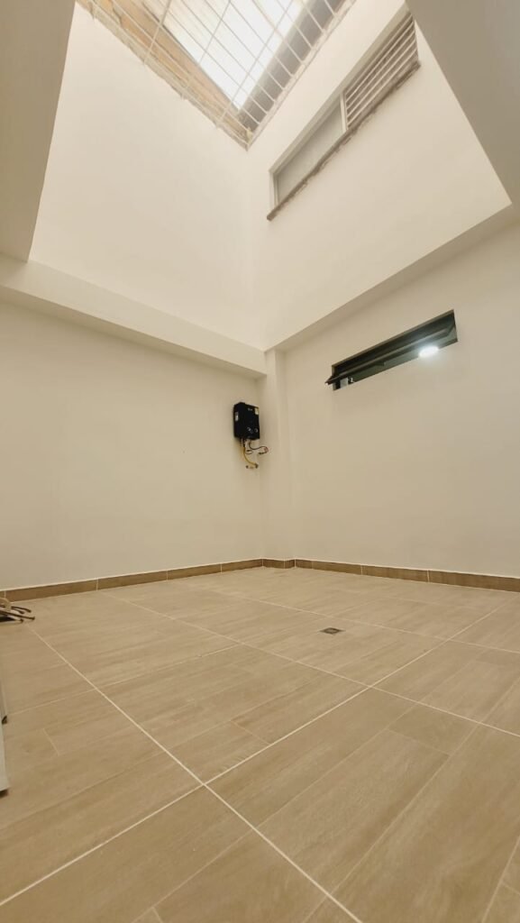 1975062320260228100429