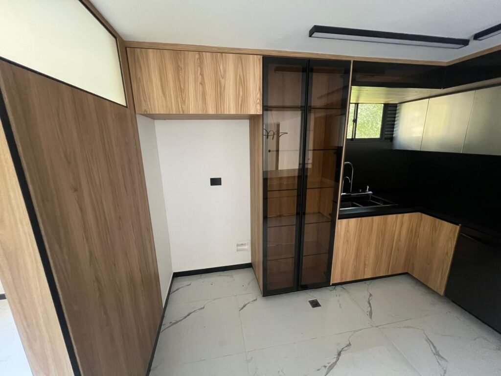 1975062720260309013600