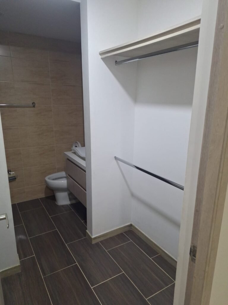 197506420260330025408