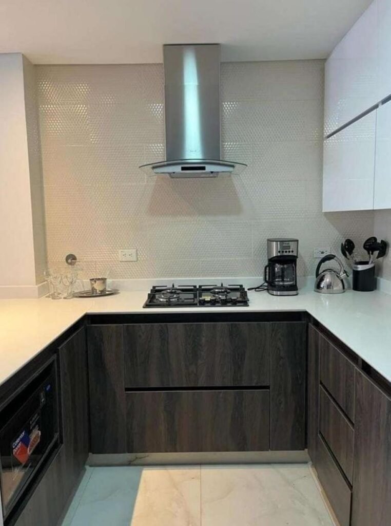 197506820260330020411