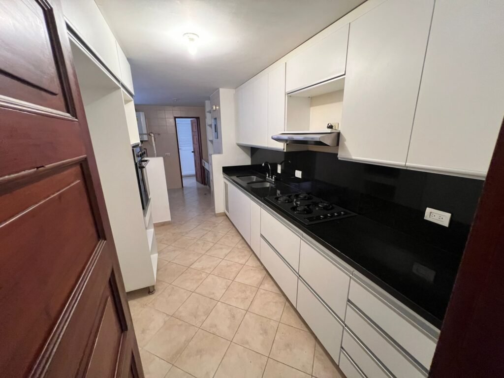 197506920260331045108