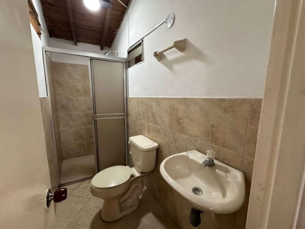 197506120260404085539