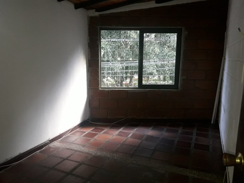 1975061120260703035510