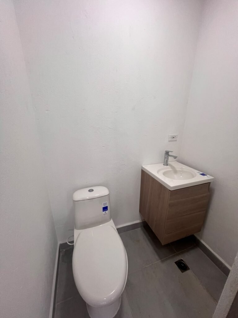 197506120260930084903