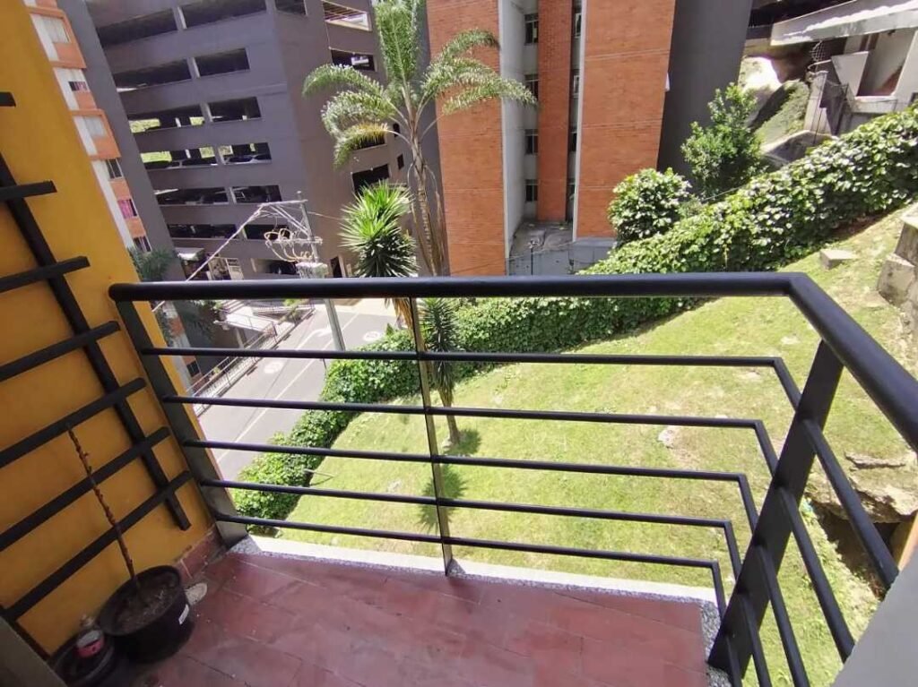 arriendo apartamento en rodeo 1790109692 0575 2140