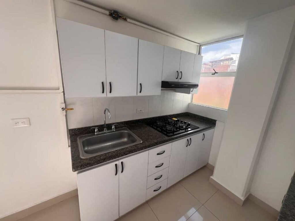 arriendo apartamento en enviga 1792009455 923 6151