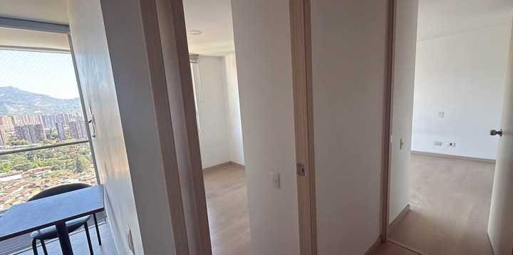 arriendo apartamento en la est 1792590670 0495 8189